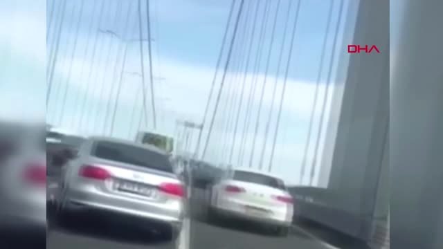 15 Temmuz Şehitler Köprüsünde Makas Atarak İlerleyer Sürücü Kamerada
