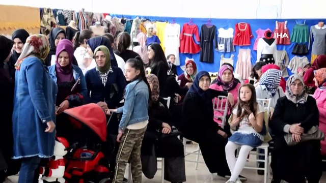 Kırkağaç Halk Eğitim Merkezi'nin sergisinde çiçekler açtı