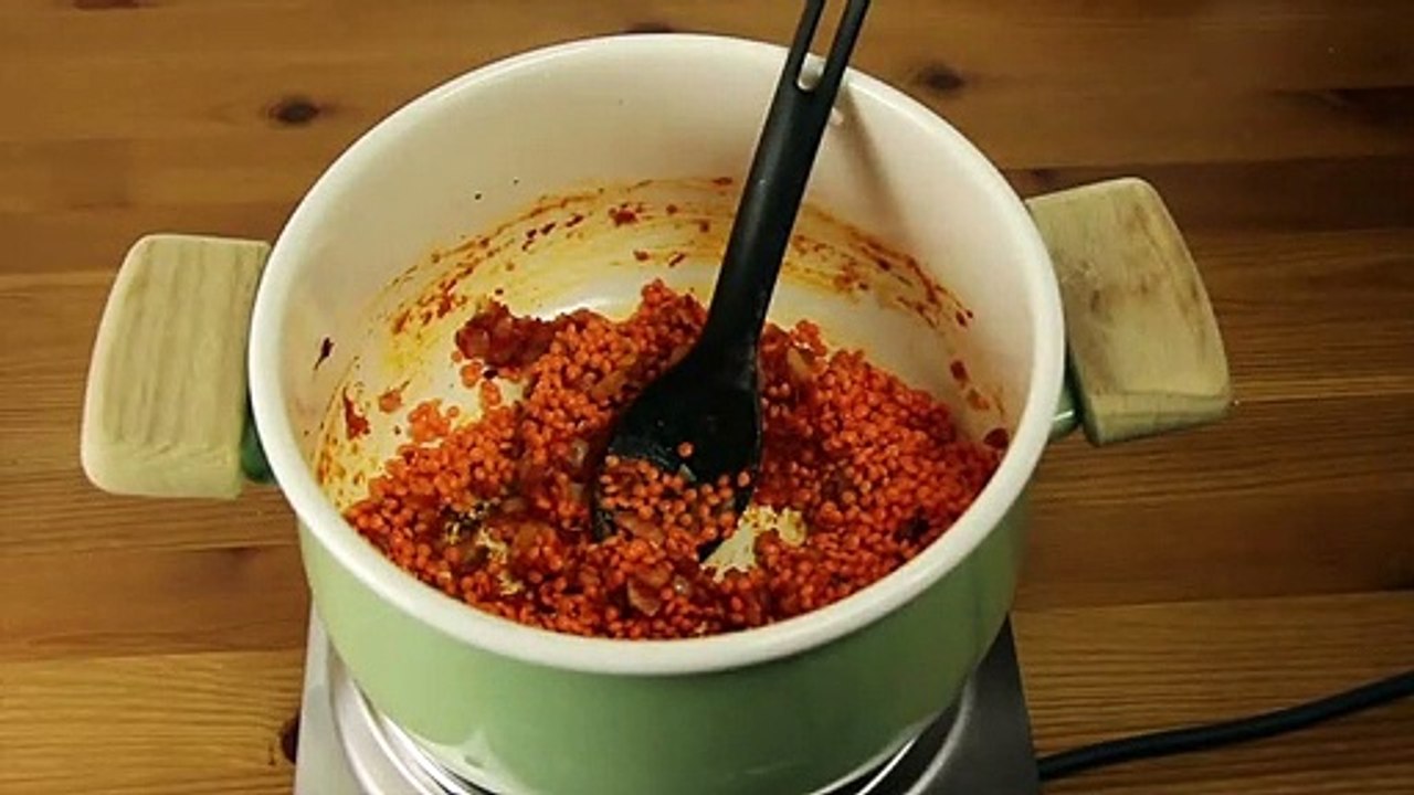 KOLAY MERCİMEK ÇORBASI TARİFİ - Anne elinden çıkmış gibi..