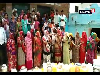 VIDEO: 'पानी नहीं तो वोट नहीं' के नारे के साथ ग्रामीणों ने चुनाव बहिष्कार का किया ऐलान