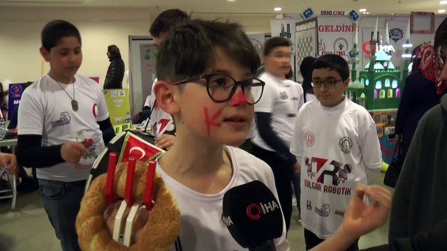 Teknoloji buluşmasında öğrenciler kıyasıya yarıştı