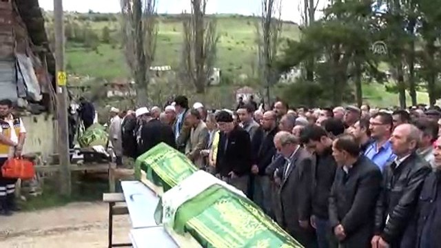 Taziyeden dönenleri taşıyan otobüsün devrilmesi - Hayatını kaybedenlerin cenaze namazı - TOKAT