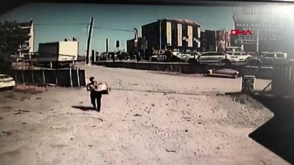 ARNAVUTKÖY'DE ARACI ÇEKİLEN SÜRÜCÜ, 1'İ POLİS 3 KİŞİYİ DARP ETTİ