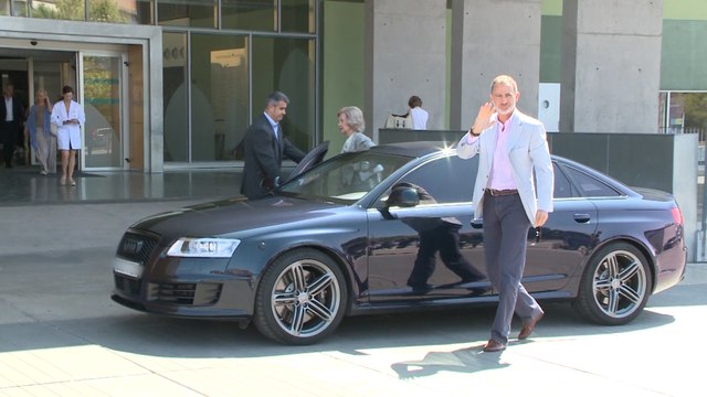 El Rey y doña Sofía acuden al hospital donde operan a Juan Carlos I