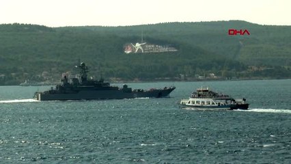 Video herunterladen: ÇANAKKALE Rus savaş gemisi 'Azov' Çanakkale Boğazı'ndan geçti