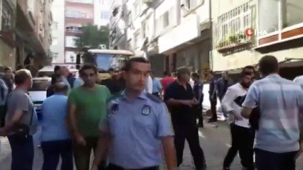 - Bağcılar’da yıkılma tehlikesi bulunan bitişik iki bina boşaltıldı