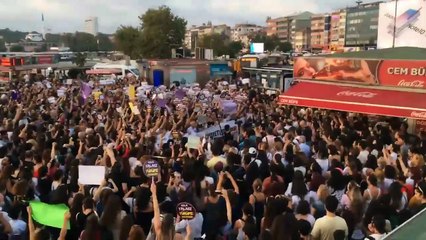 Kadınlar Kadıköy'de haykırdı: Ölmek istemiyoruz