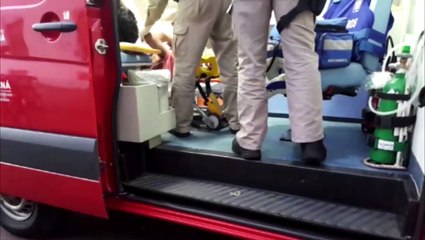 Após quebrarem retrovisor de carro e fugir, motociclistas se envolvem em acidente