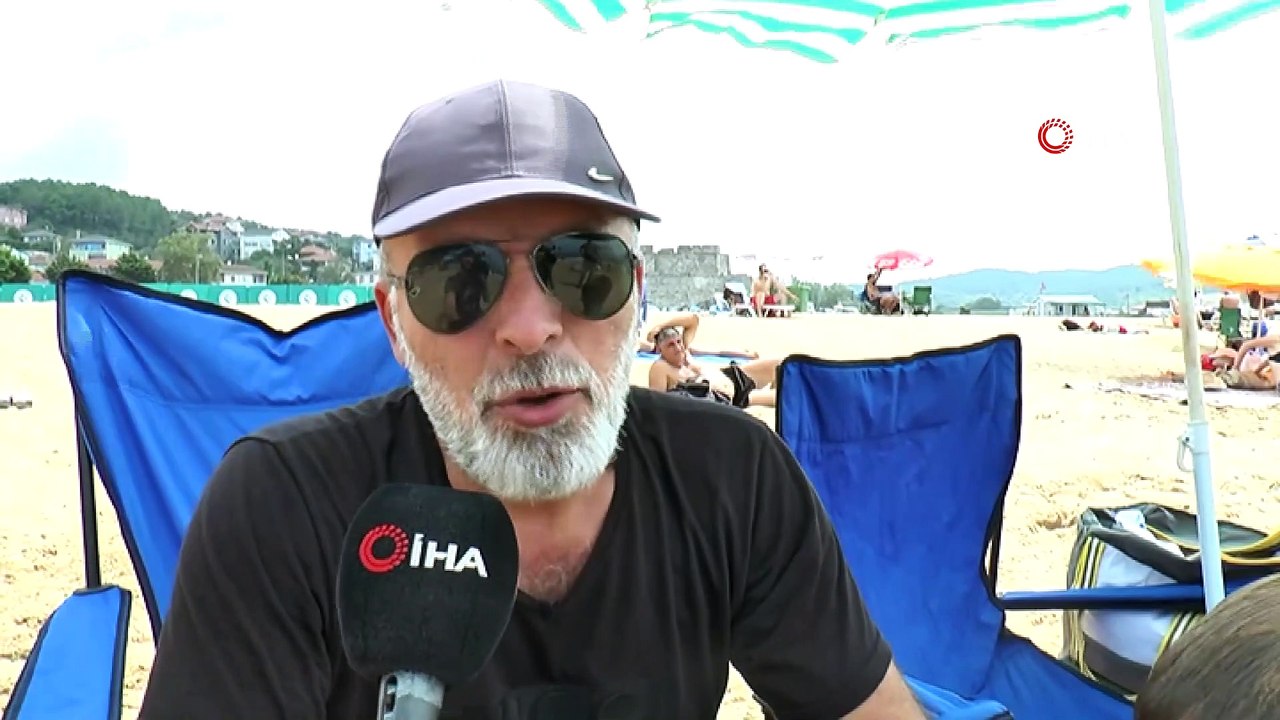 Nemden bunalan İstanbulluların akın ettiği Riva Plajı havadan görüntülendi- Vatandaşlar denizin keyfini çıkarırken belediye ekipleri de plajı temizledi