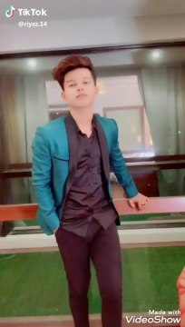 Aaja Doob Jaaun Teri Aankhon ke Ocean Mein Slow Motion Mein