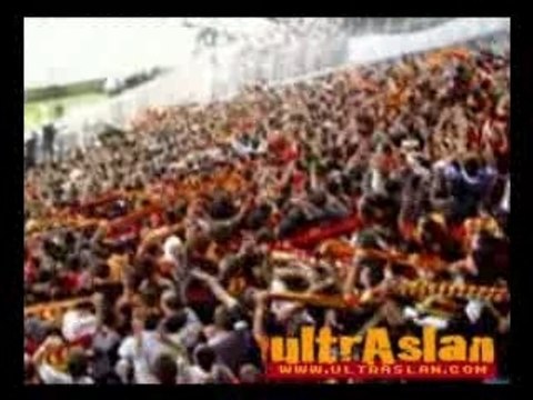 AMAZING!GALATASARAY FANS IN BESIKTAS AWAY