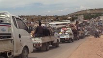 Rejimle Destekçileri İdlib ve Çevresinden Yaklaşık 400 Bin Sivili Yerinden Etti