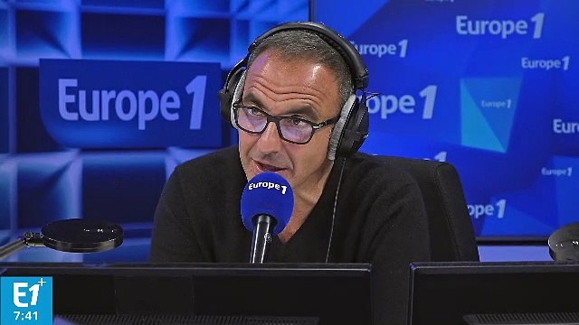 Pouvoir d'achat : Emmanuel Macron renoue avec la tradition du président Père Noël