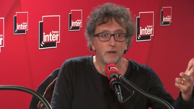 Lionel Naccache, neurologue a étudié la pièce Les Femmes savantes de Molière : Dès la première scène, naît l'hypothèse que cette comédie fabuleuse résonne aussi comme une tragédie