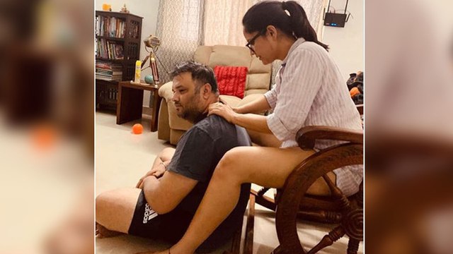 Anchor Anasuya Bharadwaj Posts Photo With Her Husband || Filmibeat Telugu