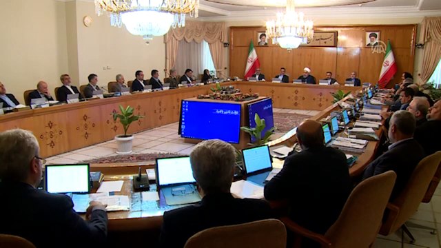 İran nükleer anlaşmadaki taahhütlerini kısmen durdurdu - TAHRAN