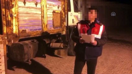 Kamyon kasasında 126 düzensiz göçmen yakalandı - VAN