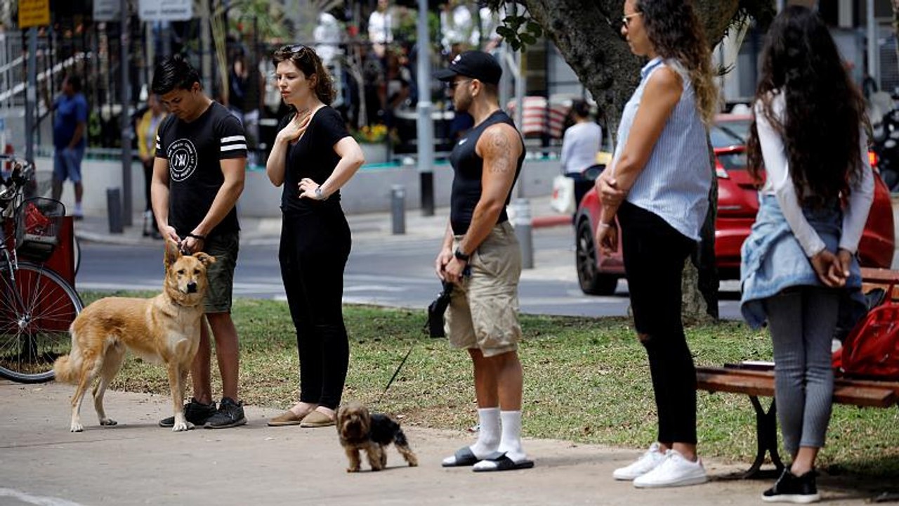 Gedenken an Soldaten: Zwei Minuten Stillstand