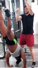 Qand ton coach reste coincé sur la machine de muscu...