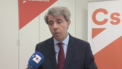 Garrido: "He tenido que cambiar de formación para seguir en el centro"