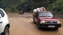 Hakkari-Çukurca kara yolunda heyelan - HAKKARİ