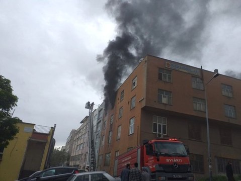 Başkent'te Cila ve Boya Atölyesinde Yangın
