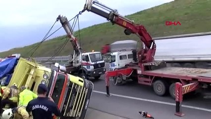 Kuzey Marmara Otoyolunda Tır Devrildi- 1