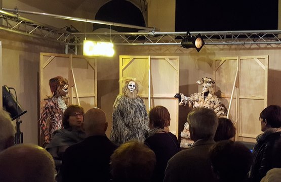 Découvrez l'Auvergne: le centre national du costume de scène de Moulins. Visite guidée