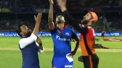 IPL 2019 Eliminator: Shreyas Iyer in a hurry at toss, Sanjay Manjrekar interrupt | वनइंडिया हिंदी