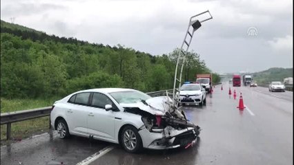 Otoyolda Tankerle Otomobil Çarpıştı: 2 Yaralı - Düzce