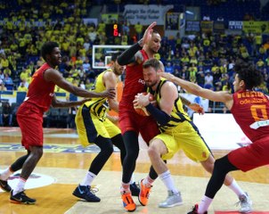 Fenerbahçe Liderliğe Yükseldi