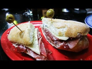 TAPAS ESPAÑOLAS EN UN MERCADO