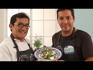 HUARACHES EN SALSA VERDE CON CARNE DE CERDO  Norteamericano