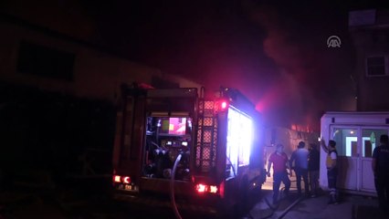 Adana'da geri dönüşüm fabrikasında yangın