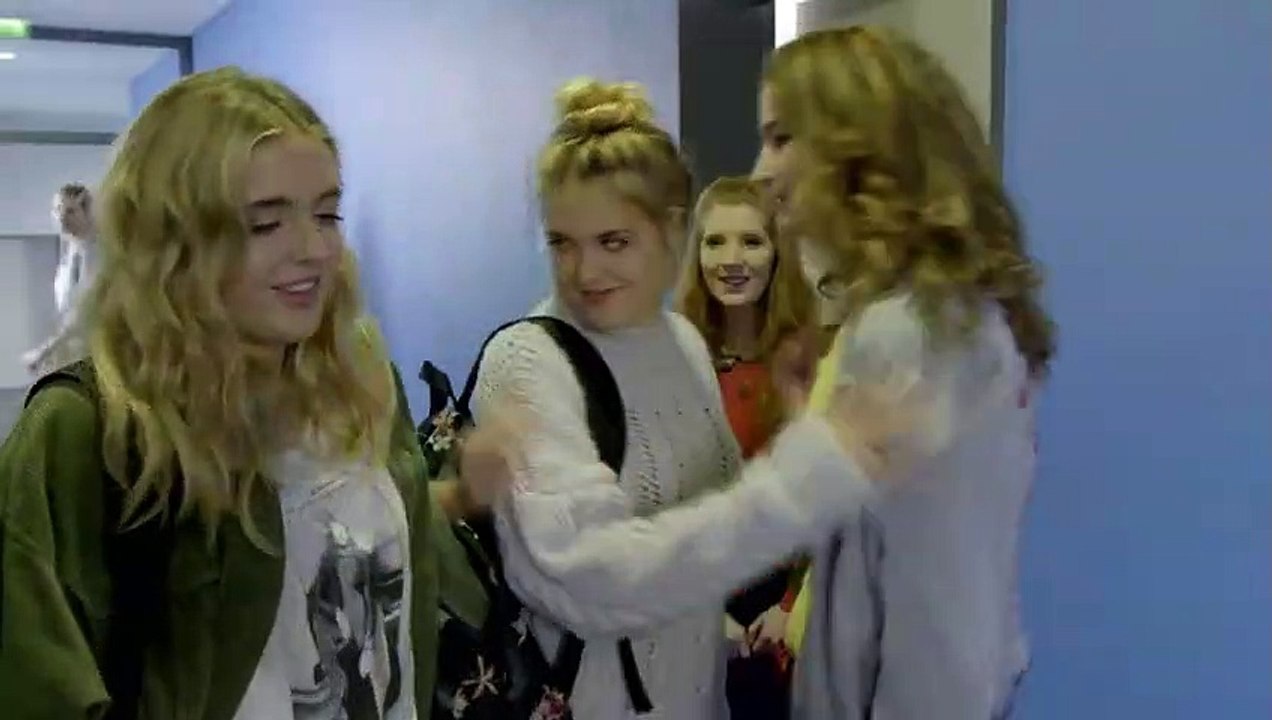 Jana und Sophia Münster "Meine Klasse – Voll das Leben" | Von Montag - Freitag 17:00 Uhr in SAT.1