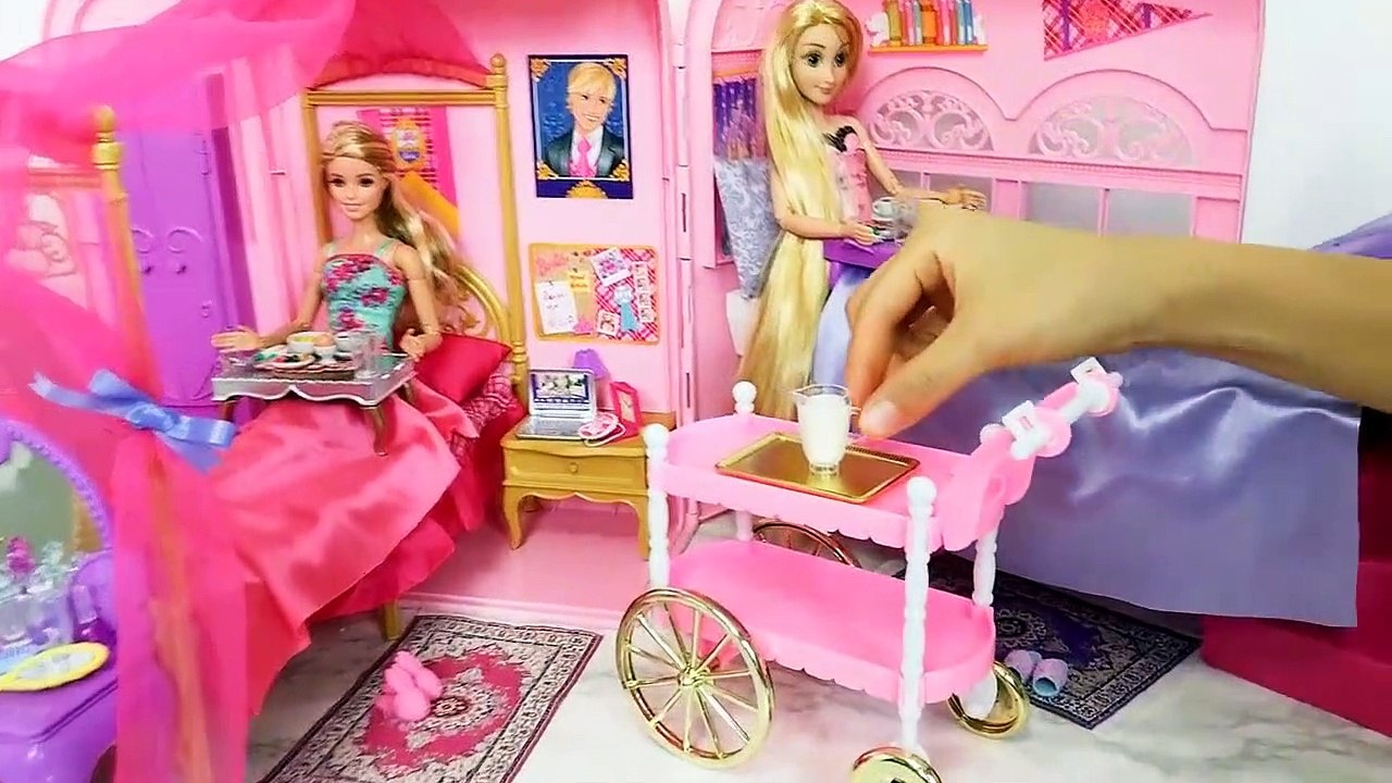 Princess Barbie Rapunzel Pink Room Morning Routine غرفة نوم باربي رابونزيل Barbie rosa Quarto | Karla D.