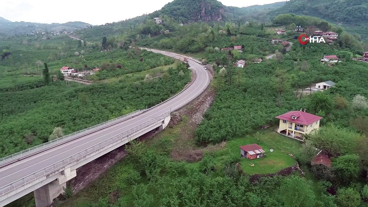 50 ili ilgilendiren proje hız kesmiyor...Orta ve Doğu Karadeniz’i Akdeniz'e bağlayacak olan projenin yapıldığı alan havadan görüntülendi