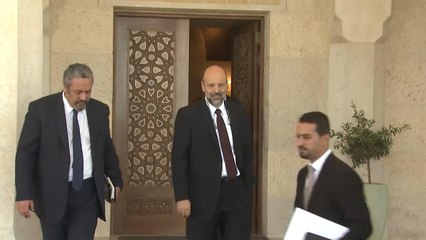 استقالة حكومة الرزاز والأردن يستعد لمواجهة "صفقة القرن"