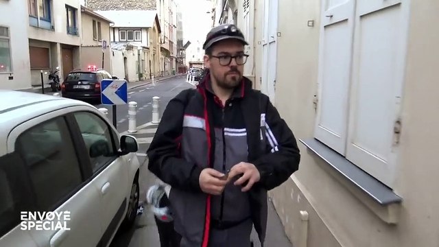 Pourquoi les ascenseurs des HLM sont-ils toujours en panne ? Un technicien a montré à Envoyé spécial les coulisses de la maintenance