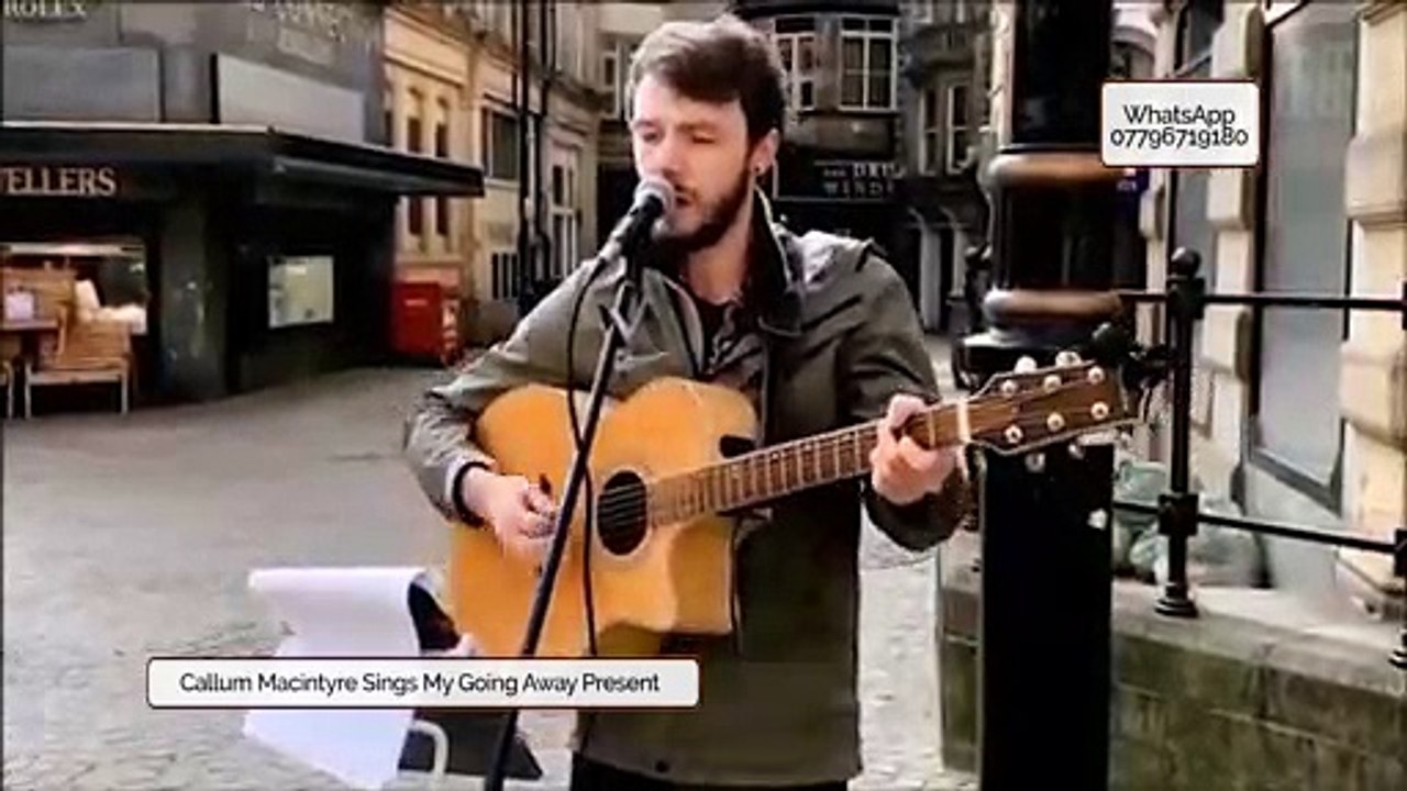 Busker Sings 'American Beauty'
