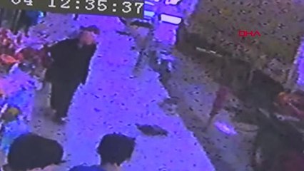 Gaziantep Üçüncü Kattan Düşen Saksıdan Saniyelerle Kurtuldu