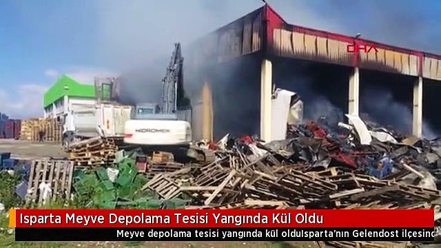 Isparta Meyve Depolama Tesisi Yangında Kül Oldu