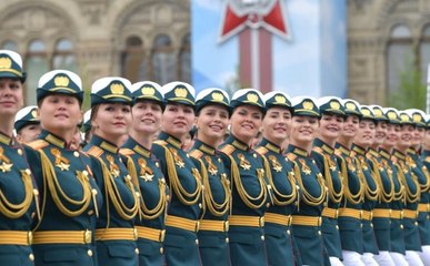 Kızıl Meydan'da Gövde Gösterisi