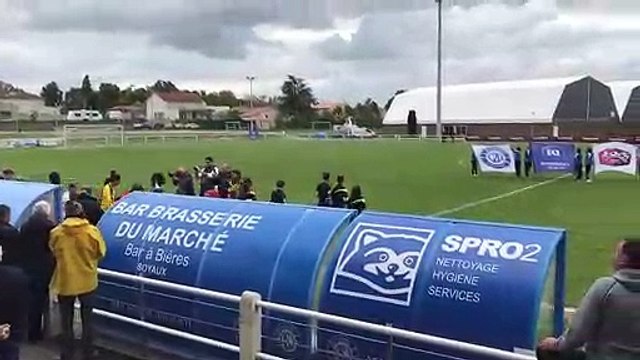 Entrée des catégories U11 et U10-U13F sur le terrain avec les joueuses (Soyaux-Fleury, 4mai2019)