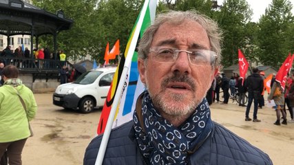 Laval. La fonction publique manifeste square de Boston