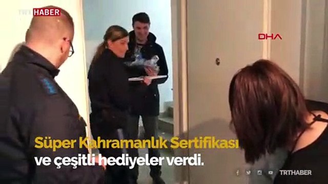 Alman polisinden Kenan'a Süper Kahramanlık Sertifikası