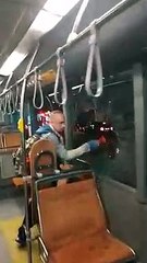 Un passager brise une vitre pour s’échapper d'un bus (Belgique)