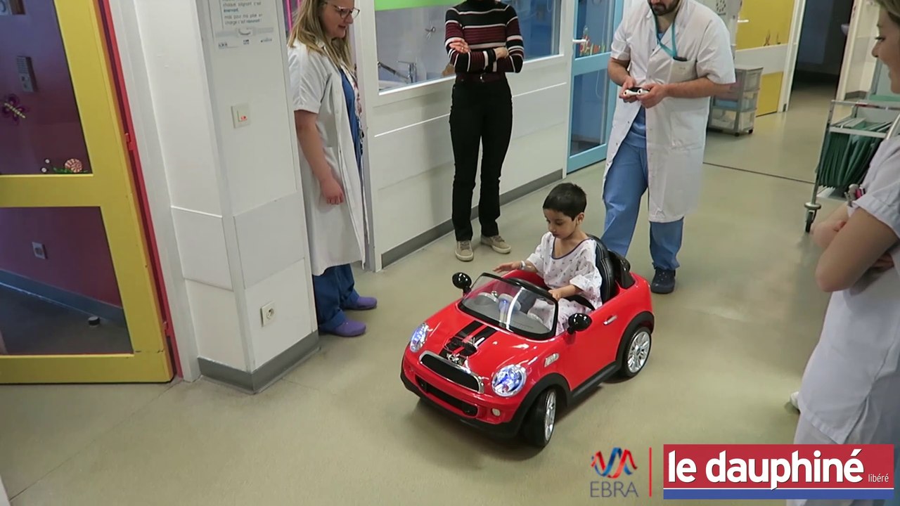 Cet hôpital prête de petites voitures aux enfants pour se rendre dans la  salle opératoire afin qu'ils soient moins stressés - ipnoze