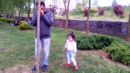 azra parkta çiçek topladı, saklambaç oynadı.. çocuk videoları