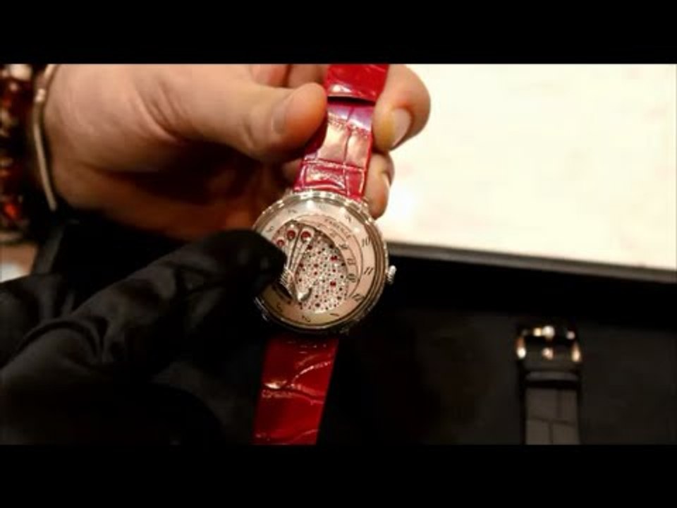 Gelmiş Geçmiş En Şık Kadın Saati (Faberge Peacock)